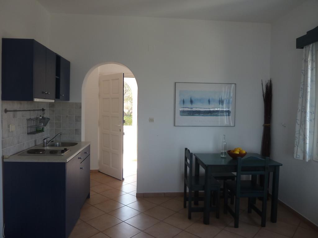Agios Pavlos Studios 에얄리 외부 사진